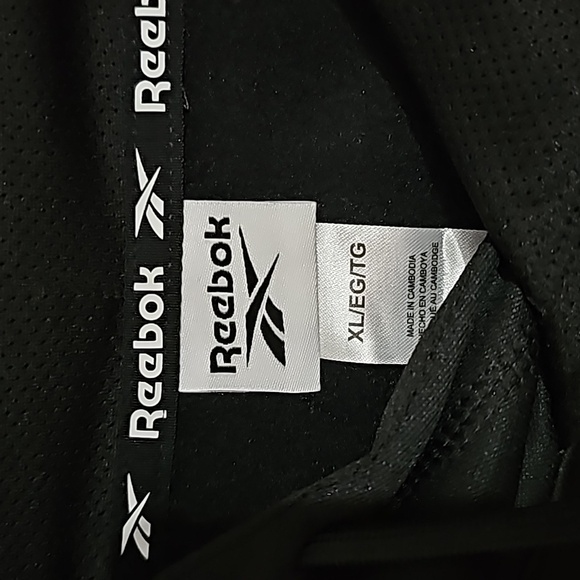 Reebok Active Pullover Hoodie Black XL NWT - Picture 2 of 4